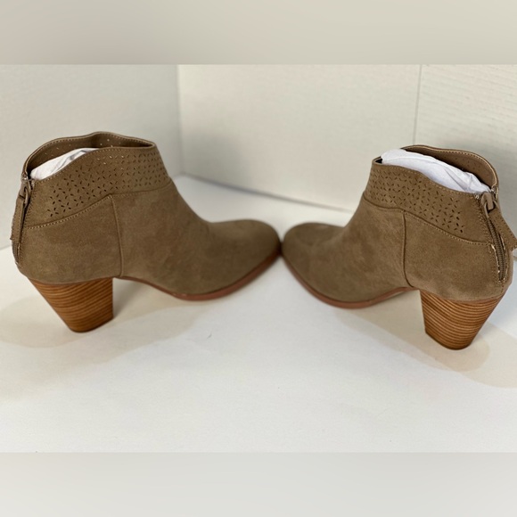 Violet & Red Jackson Lazer Cut Topline Bootie 8 - Picture 6 of 8